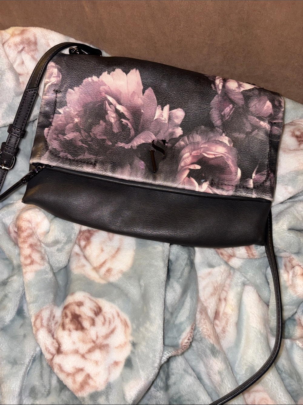 Simply Vera Vera Wang Black Crossbody with Pink Floral Print